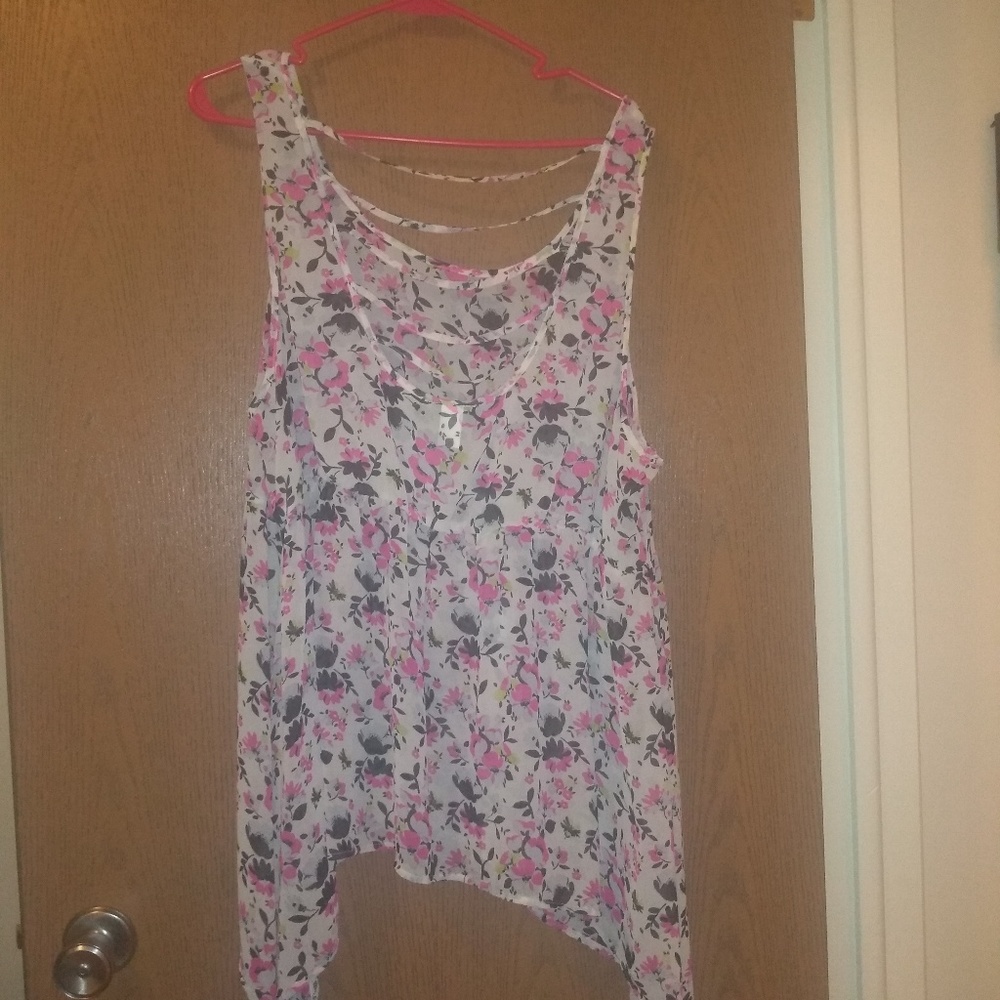 Torrid Tank Size 2 - Picture 3 of 3